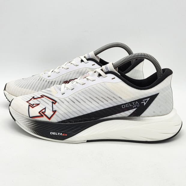 데쌍트 델타프로 템포 러닝화 흰/검 (265)