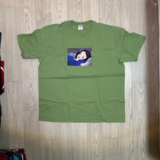 슈프림 24FW 스노우 백설공주 티셔츠 모스 그린