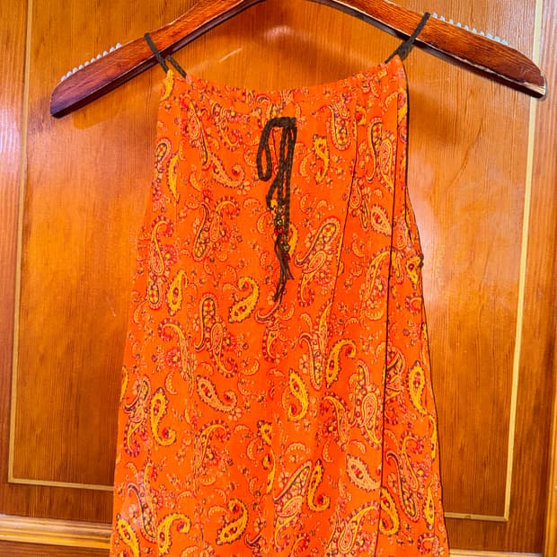 에스닉 오렌지 홀터넥