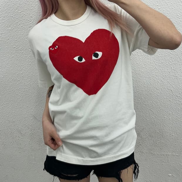 꼼데가르송 레드하트 와펜 하트 프린팅 반팔 XL