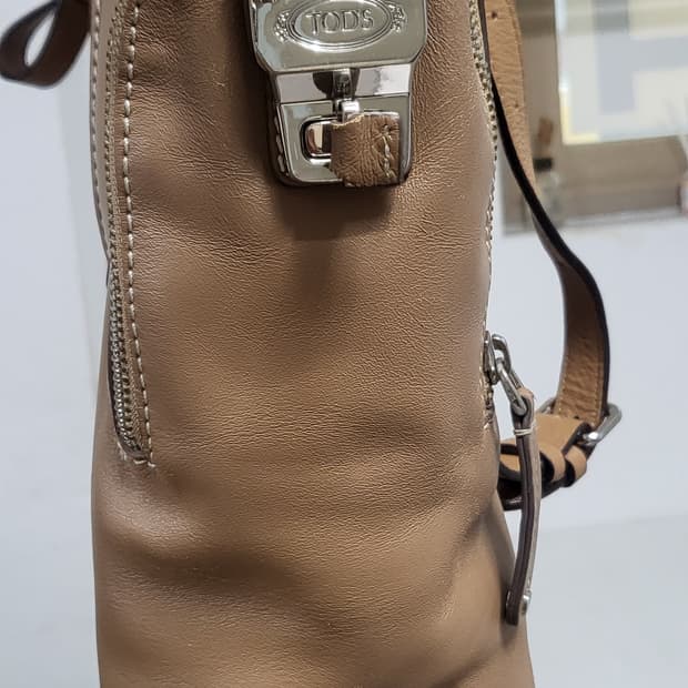 토즈 2웨이 슐더백 입니다