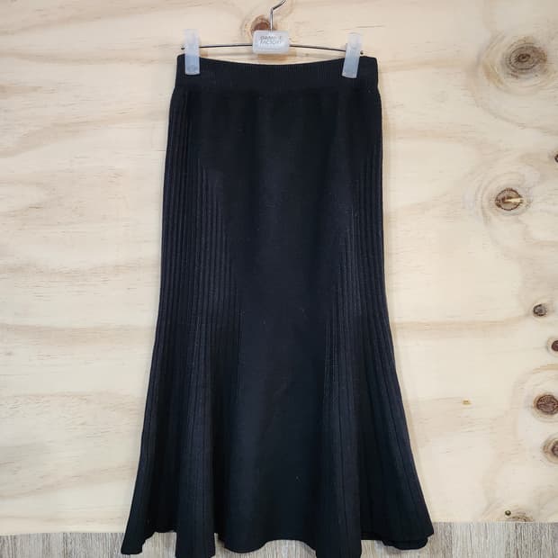 438) 니트 플레어 스커트