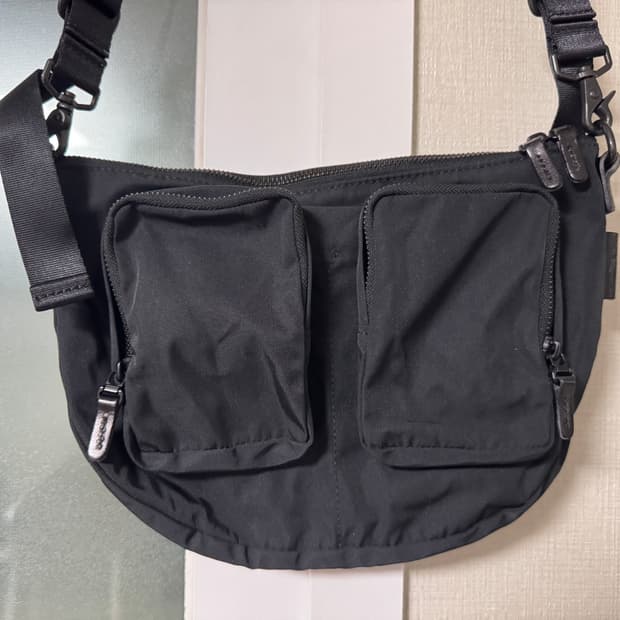 아미아칼바 바디백 스몰