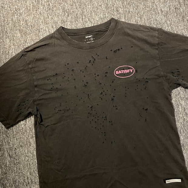 새티스파이 모스테크 반팔 에이즈드 블랙 [3]