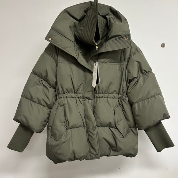 The AtG 구스다운 패딩 55 올리브