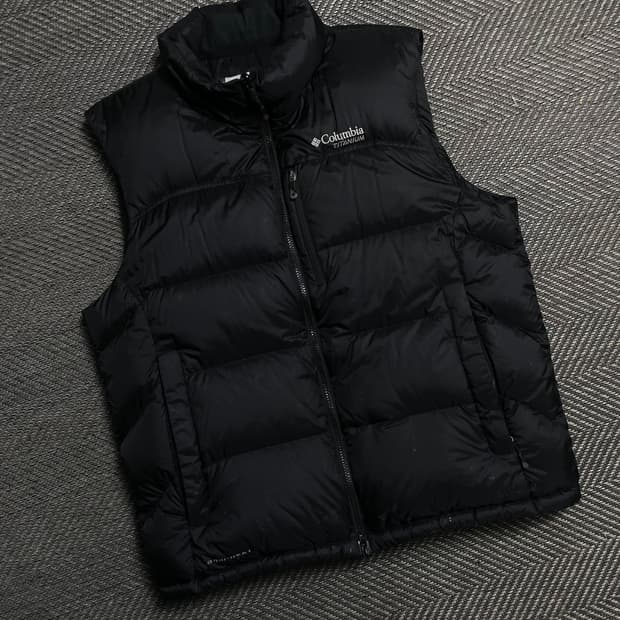 컬럼비아 USA 티타늄 투웨이 구스다운 베스트 블랙y 5418