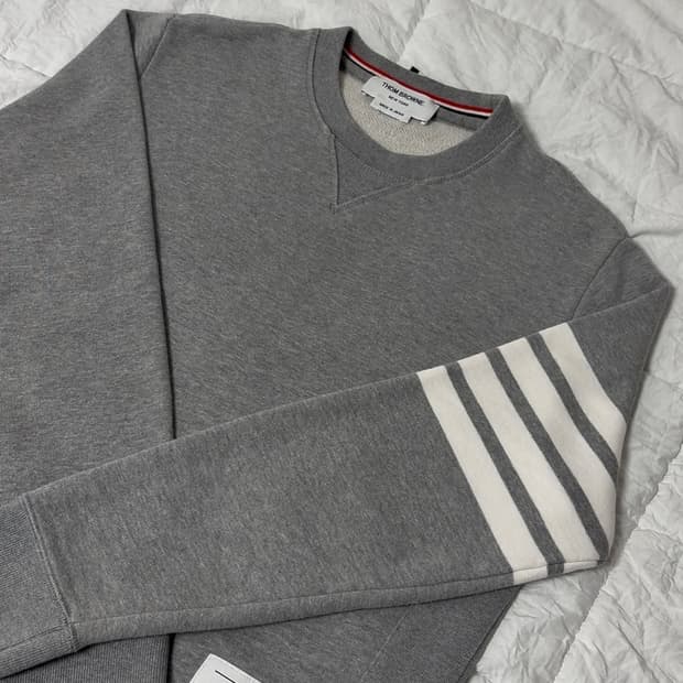 톰브라운 맨투맨 3사이즈