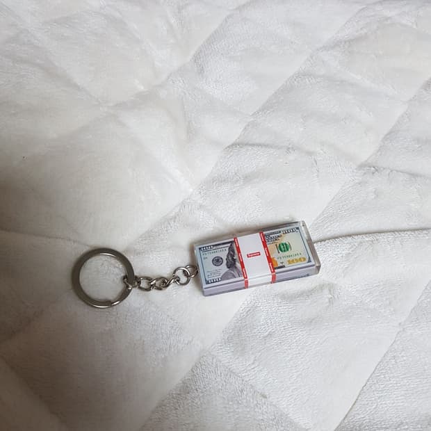 슈프림 캐시 페이퍼웨이트 키체인 키링 24FW