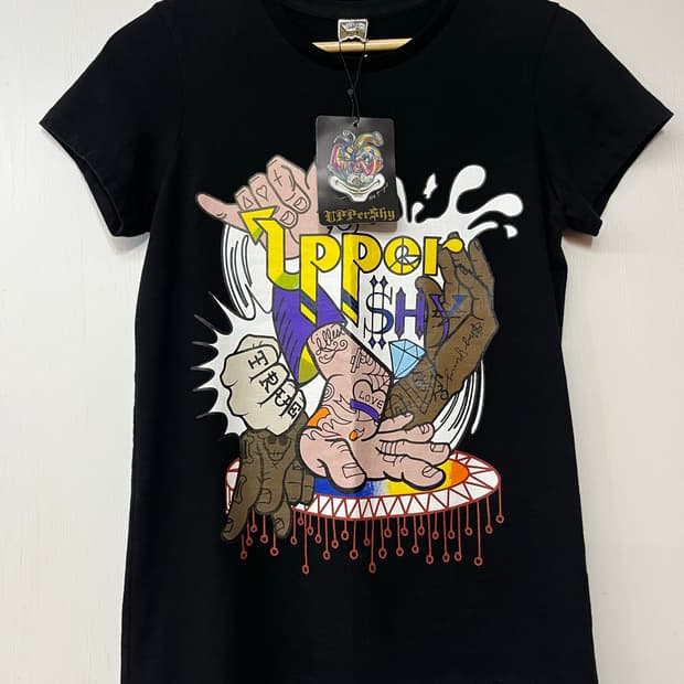 UPPERSHY 블랙 티셔츠