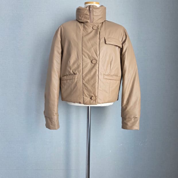 잇미샤 레더 구스다운숏패딩