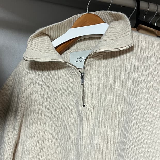 마티스 더 큐레이터 - 하프 집 니트 (오트밀) 