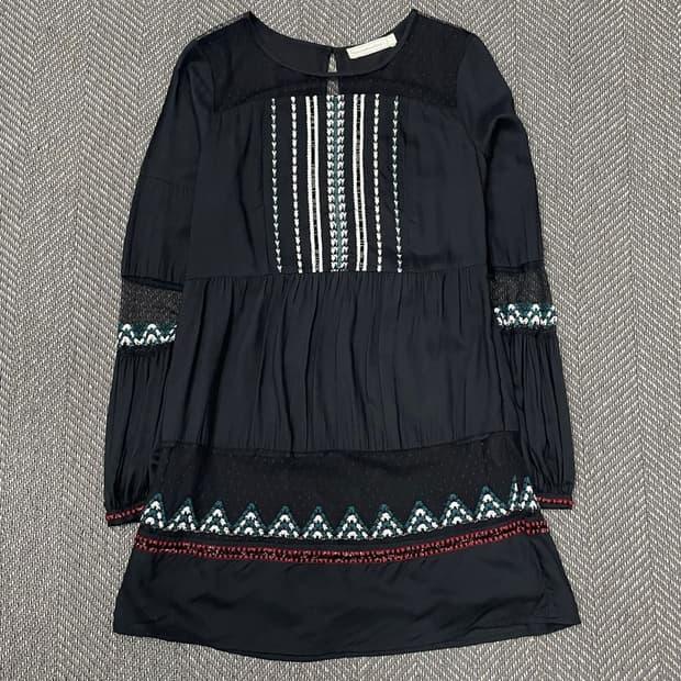 아베크롬비 앤 피치 자수 디테일 원피스 v0313