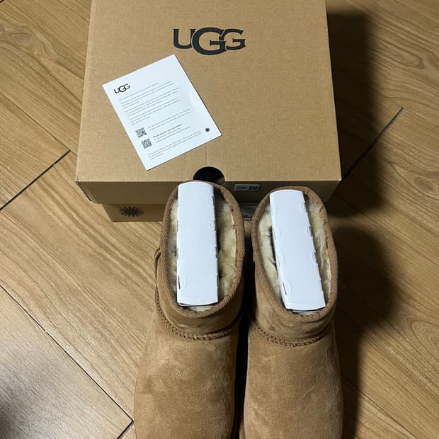 3회미만 착용, 상태 최상) 어그 클래식  2  부츠 체슈넛