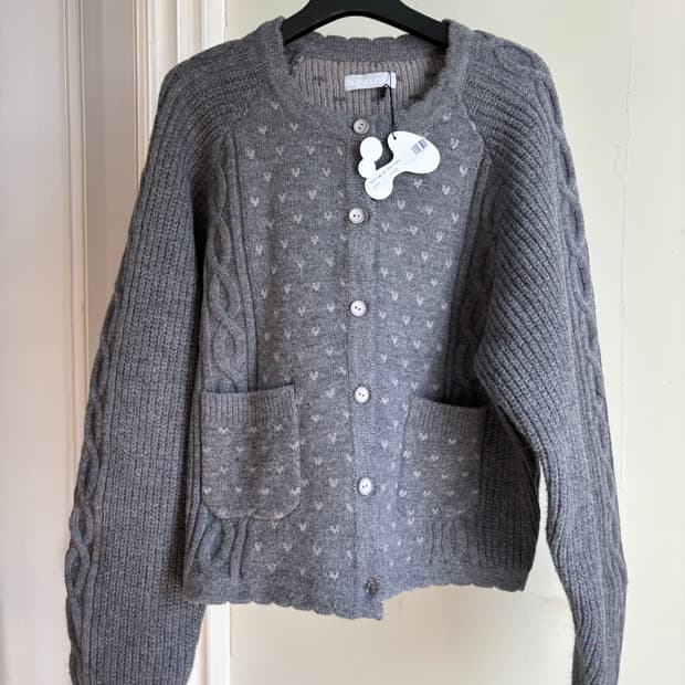 *새상품* 허그유어스킨 빈티지 러플 니트 가디건 / 구매가 135,000