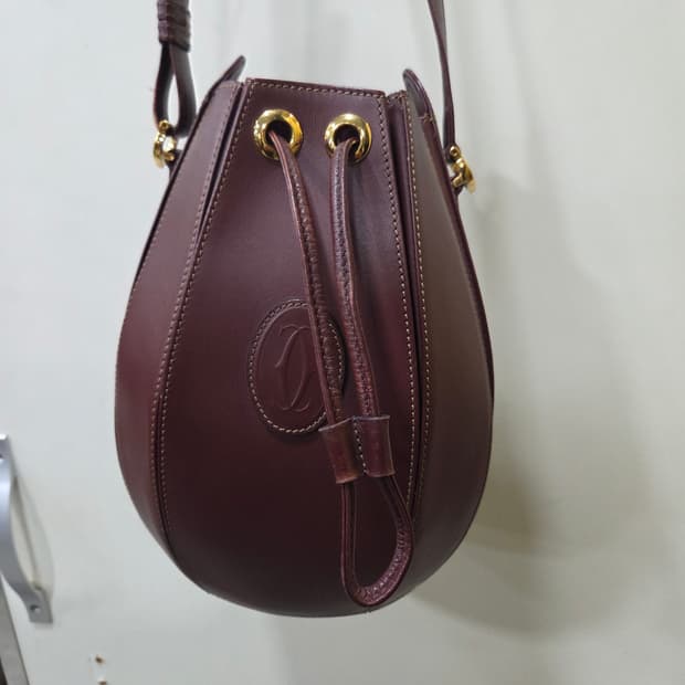 까르띠에 버킷 크로스.숄더백