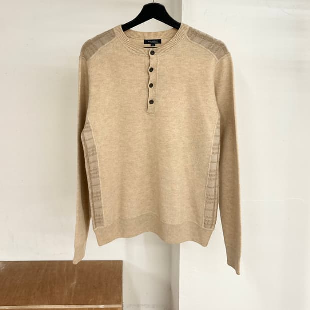 버버리 베이지 헨리넥 니트