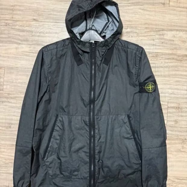 스톤아일랜드 21ss시즌 멤브라나 3L-TC 자켓 블랙 L사이즈 제품입니