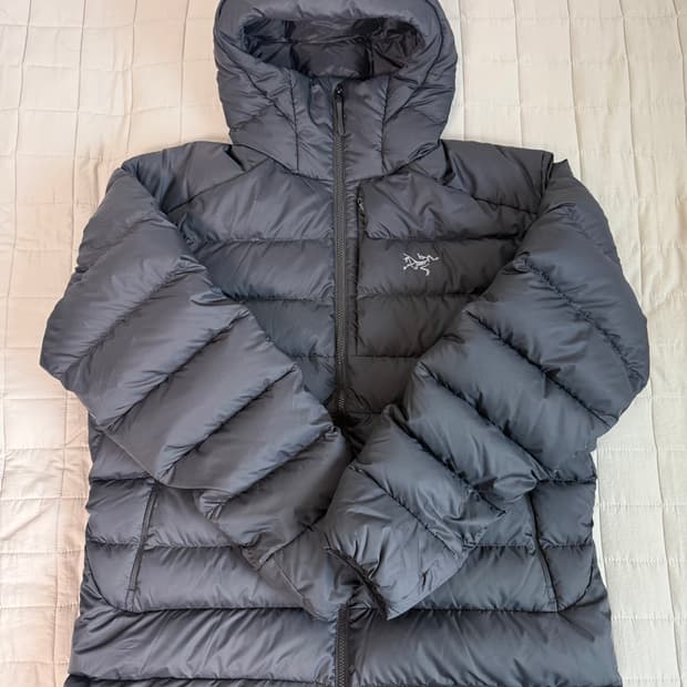 아크테릭스 토륨 23fw xl 사이즈 판매합니다