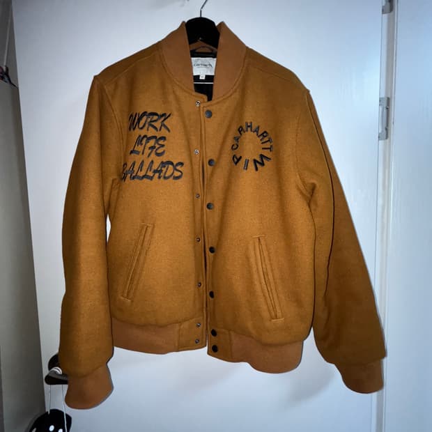 칼하트 바시티 자켓