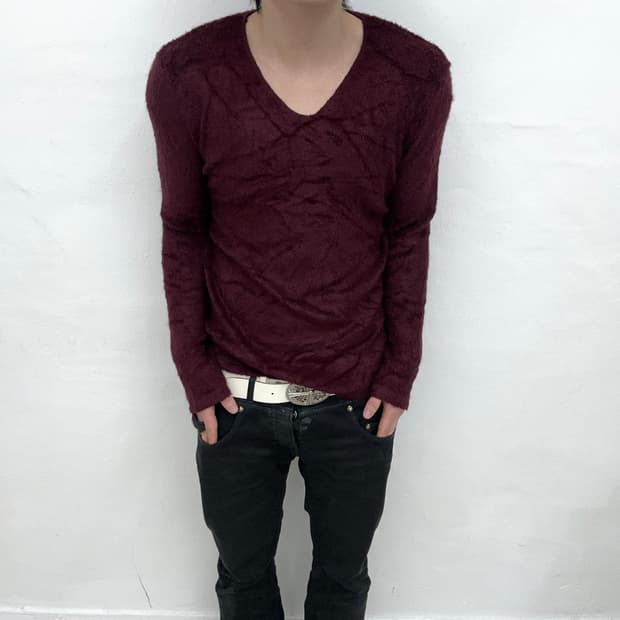 No id burgundy v-neck knit