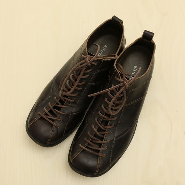 알프레도 바니스터 레더 스니커즈 