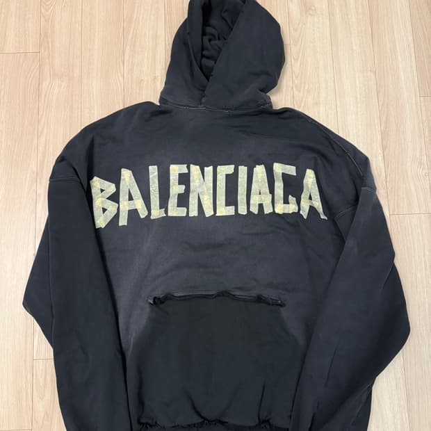 [4] 발렌시아가 테이프후드 국내매장판