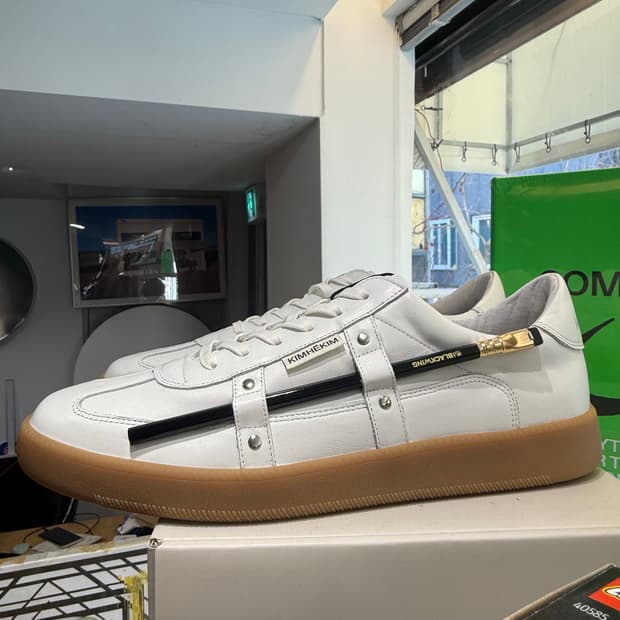 김해김 네오 아미 스니커즈 43사이즈 