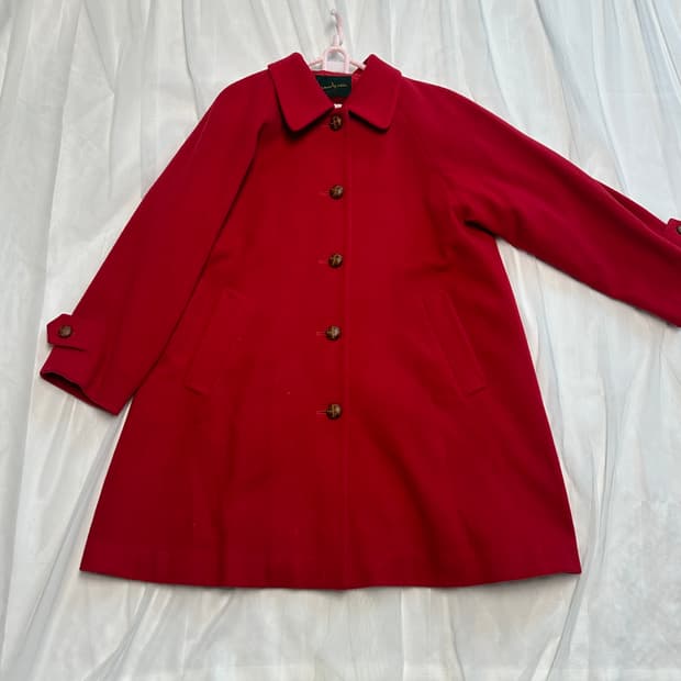 레드 카라 롱코트