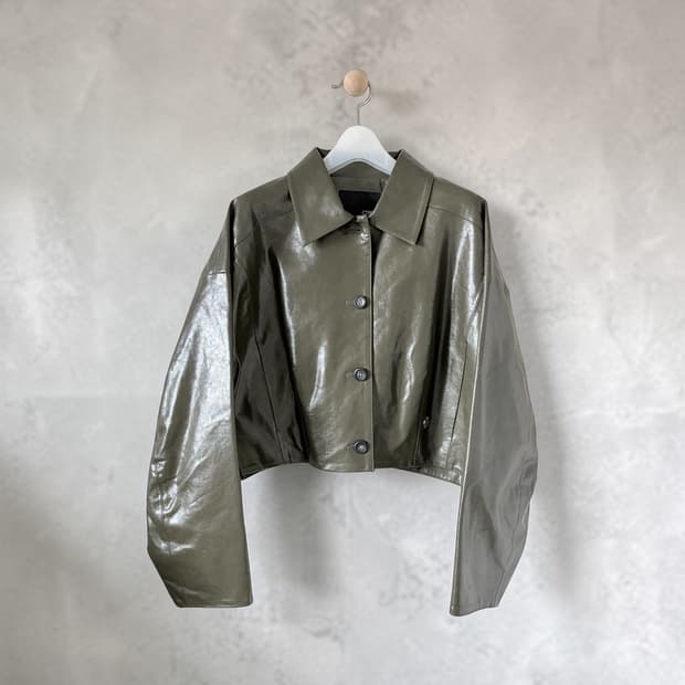 시티브리즈 레더 크롭 자켓_KHAKI