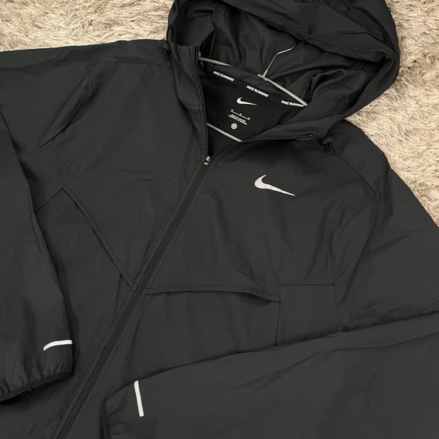 정품 나이키 러닝 바람막이 M(100)