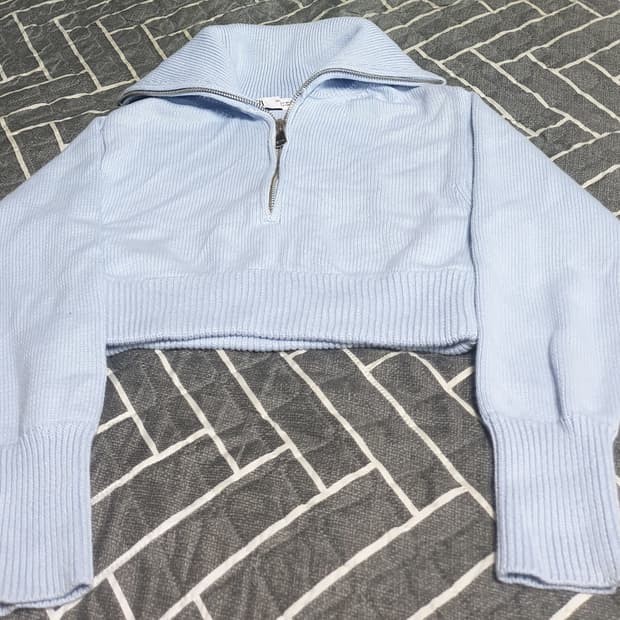 자라 크롭 하이넥 반짚업 니트 스카이블루 (S)