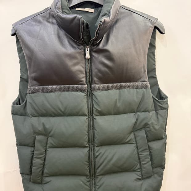 보테가베네타 레더 패딩 조끼