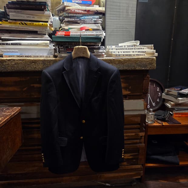 타미힐피거 금장 블레이져