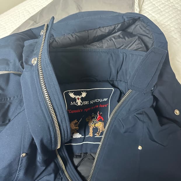 무스너클 경량패딩 m