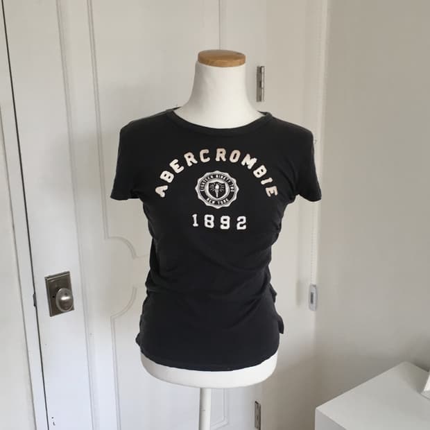 아베크롬비 스펠아웃 반팔 네이비