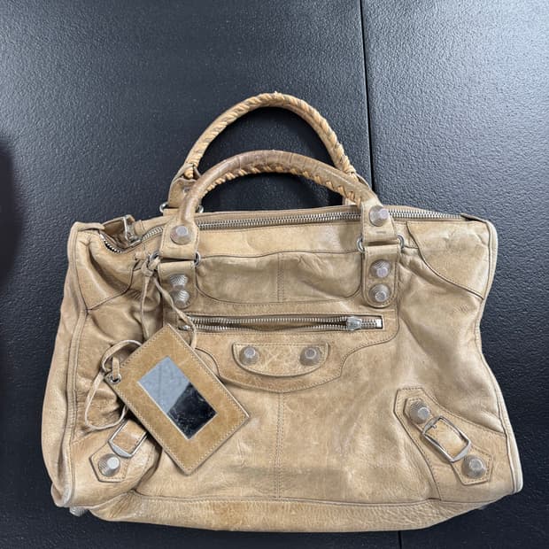 발렌시아가 모터백 옐로우