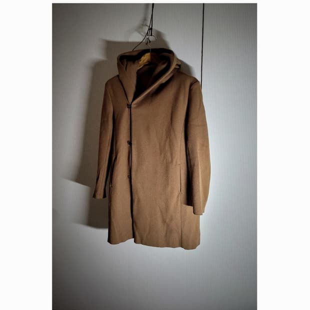 카즈유키 쿠마가이 후크 울 코트