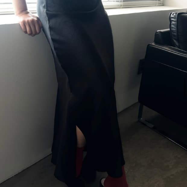 320쇼룸 Soft Gloss Banding Skirt