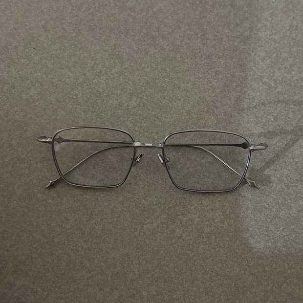 젠틀몬스터 아바 02 실버팝니다