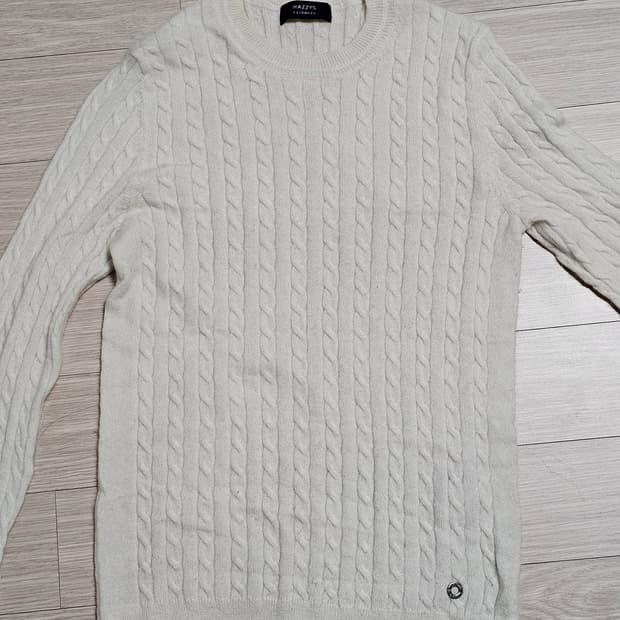 헤지스 캐시100 아이보리 케이블니트 85