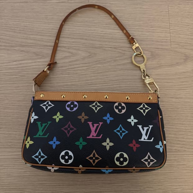 루이비통 포쉐트 악세수아 