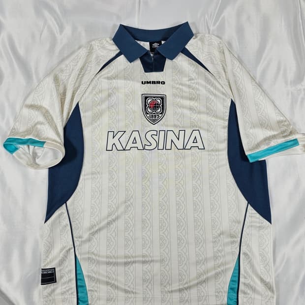 엄브로카시나풋볼저지