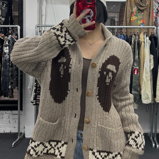 베이프 빅사루 코위찬 가디건