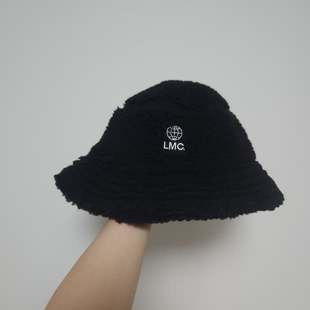LMC 부클털 버킷햇