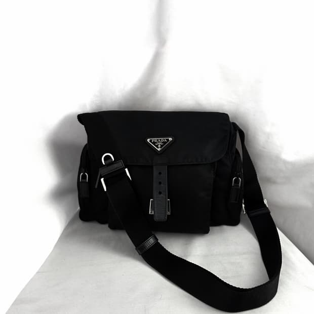 [정품 PRADA] 프라다 사이드 투포켓 나일론 크로스백 남녀공용