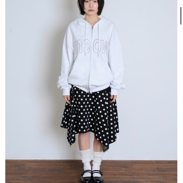 새상품 잇자바이브 미야오투웨이 후드집업 화이트