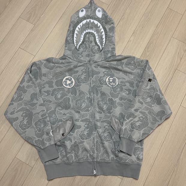 급처)베이프 알파인더스트리 후드집업