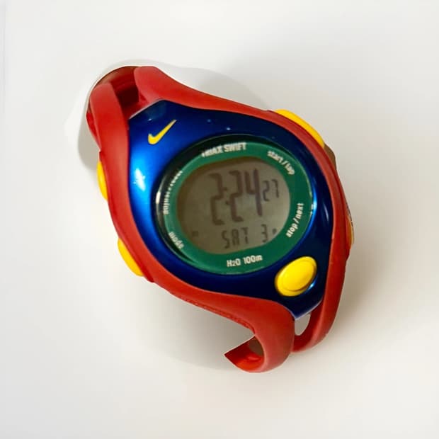 나이키 트라이액스 스위프트 워치