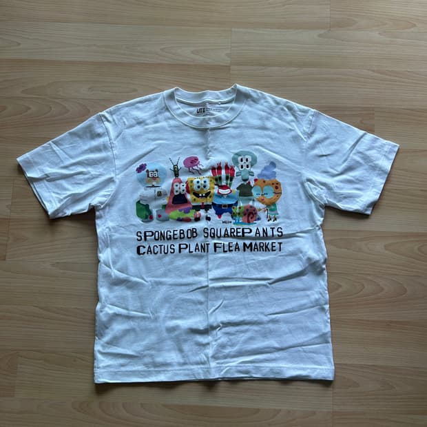 유니클로 스폰지밥 콜라보 반팔티