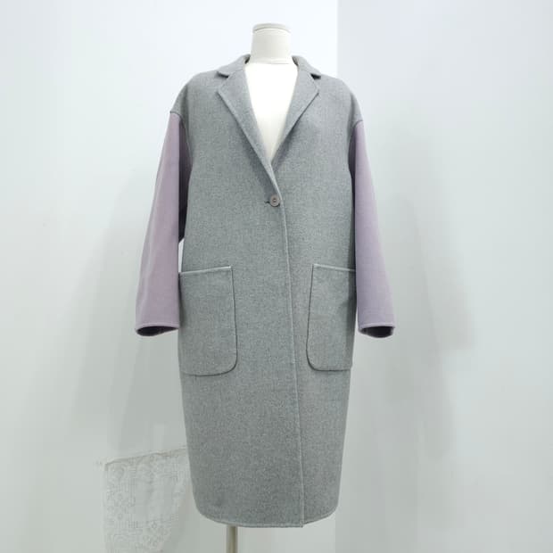 울 그레이 삼색컬러 배색 오버핏 롱코트